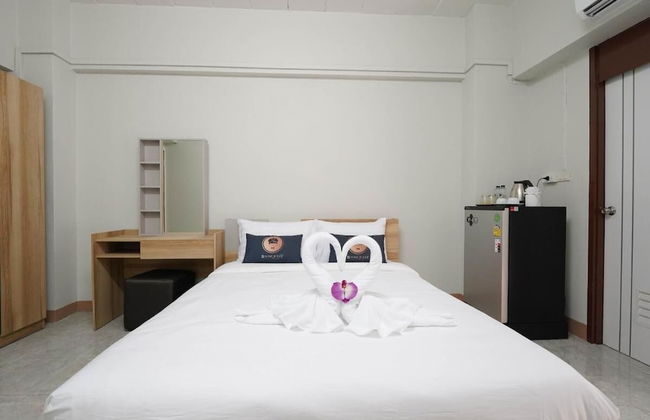 RoomQuest SPS Hotel and Residence - Photo 3