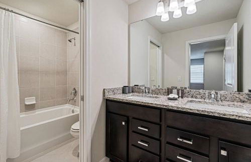 Stunning 5B45B, Heated Pool & BBQ - Photo 35