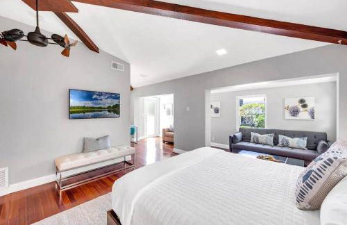 Steps to Beach, Pool, Backyard Oasis, Game Room - Foto 30