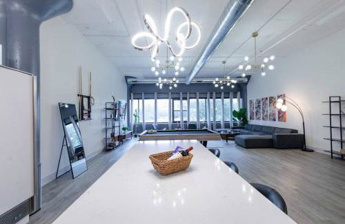 Luxurious 5BR Suite Perfect for Group of 12 guests with Pool table, Optional Parking and Gym Access Near McCormick Place and Soldier Field - Foto 22