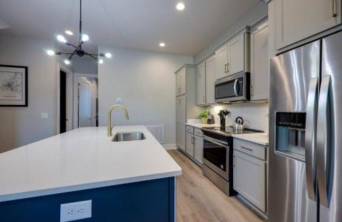 New Lux Townhome 6 mins to DT Rooftop Sleeps 12 - Foto 17