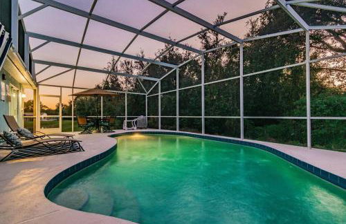 THIS IS PARADISE FOUND! Private In-Ground Pool Home, Views, Near Dis, NO Steps, LOW Rates! - Foto 8