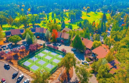 Yosemite family getaway w lake, golf, horses, pool - Foto 32
