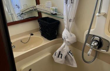 SUPERYACHT ON TOWN QUAY MARINA, SOUTHAMPTON - Very close to city centre and cruise terminals - free parking included - Foto 19