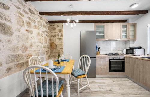 House AnaDora with pool - Zlarin - Photo 5