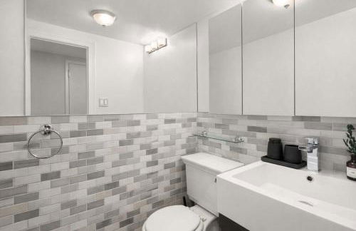 Sophisticated Stay in Vibrant Manhattan - Foto 16