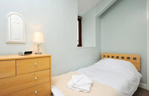 A River Runs By - Foto 13