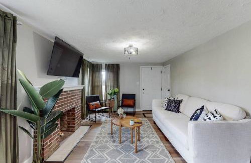 Touchdown Bungalow-Charming HOF Village Home - Foto 20