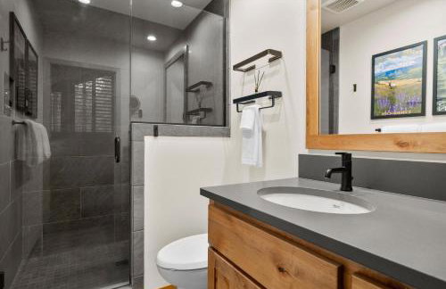 Treehouse Cabin Hot Tub Sauna Game Room - Foto 37