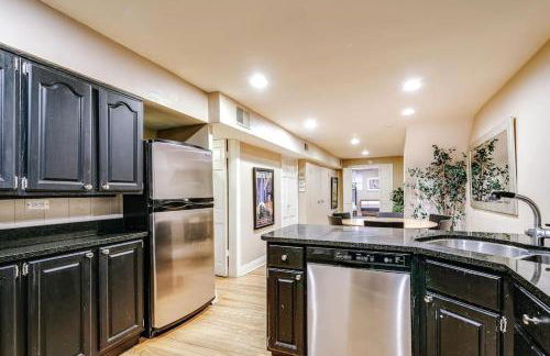 Old-World Classic Building Downtown - Photo 17