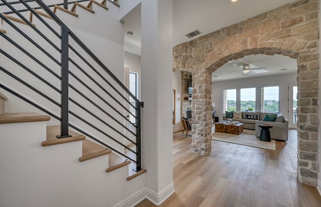 Luxury Lakefront Home-private Dock - Dipping Pool! - Foto 36