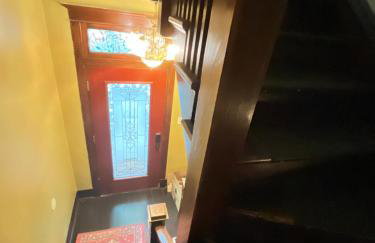 Irving Park updated vintage top unit 2-flat - Photo 17