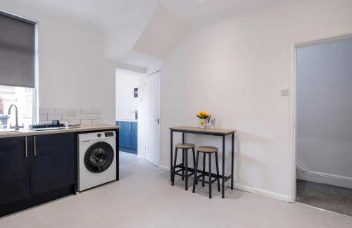 Recently renovated stylish home parking - Pass the Keys - Photo 16