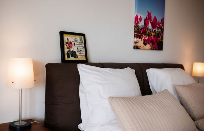 Sunny and Family Friendly Apartment Directly at the Pool - Foto 15