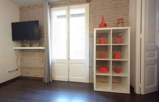 Barceloneta Apartment With Balcony - Photo 10