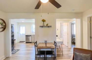 2BR Cedar Lane Road Retreat at Swamp Rabbit Trail! - Foto 10