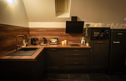 La Parenthèse Suites - appartement luxueux avec sauna et baignoire balnéo - Foto 8