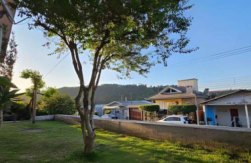 Casa Confortável com Fogão a Lenha e Churrasqueira - Foto 13