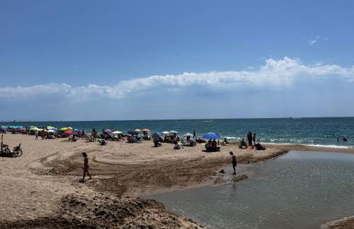 Acogedor y Amplio Apartamento familiar a pie de playa - Photo 39