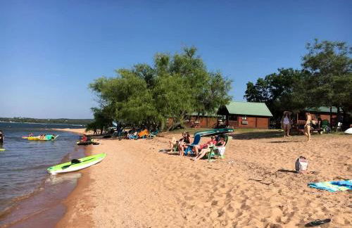Peaceful Lakefront Cabin with Loft, Beach Access & Sunset Views in Buchanan Dam, Texas - Foto 41