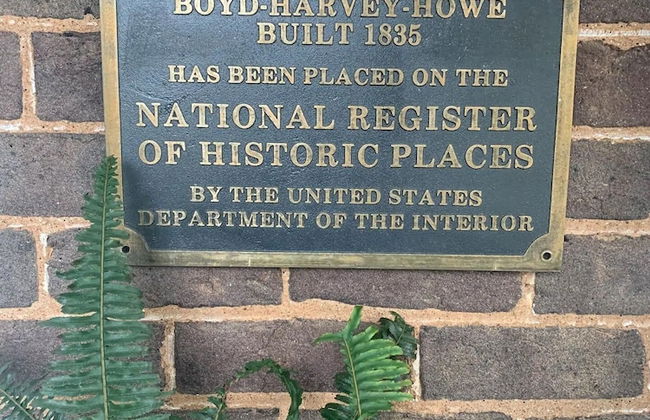 Five-star Historic Boyd Harvey Carriage House 2 Bedroom Home by RedAwning - Foto 16