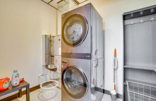 Modern, Open-Concept Apartment Downtown Cashton! - Foto 19