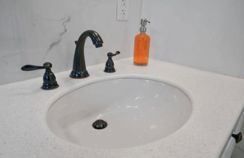 The Garden House Hot Tub Pool and Lush Garden Oasis - Foto 26