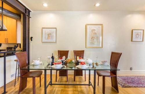 Two Bedroom, Two Newly Renovated Bathrooms, Deck - Foto 15