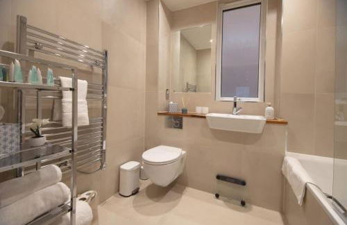 Westminster 1 bed apt with terrace and Air-Con - Photo 7