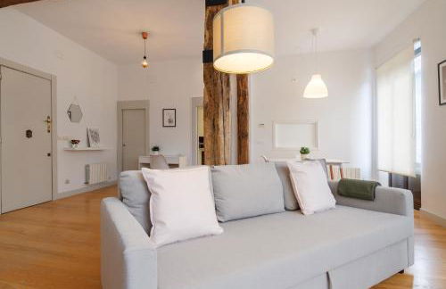 Muy Luminoso a 5 min del centro de Bilbao - Foto 14