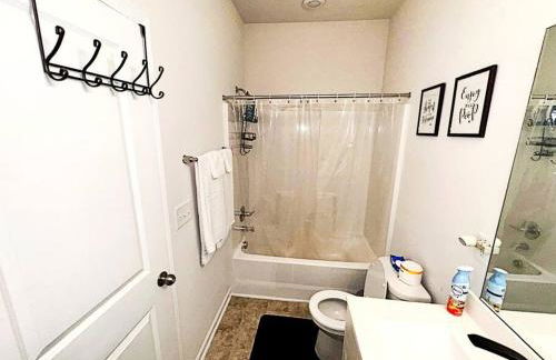 Simple Elegant Single Family Home DT Raleigh - Foto 37