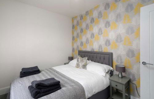 Spacious 3BR Home w Terrace - Ideal for Groups - Photo 20