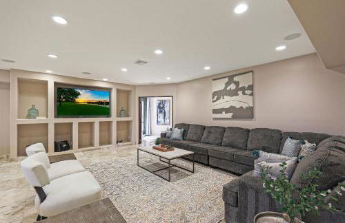 Luxury Estate, Sleeps 24, Sonoran by HomeStakes Stays - Foto 35