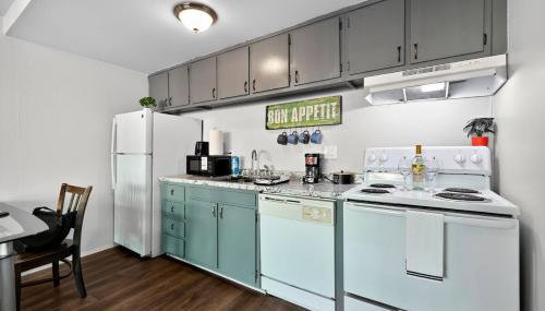 Lux Stay Minutes to Downtown U of M Free Parking - Foto 4, stove, dishwasher, toaster