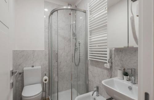 The Best Rent - Modern three-bedroom apartment a few steps from the Colosseum - Foto 13