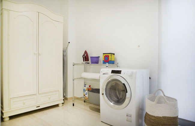 Luxury Apartment with Exceptional View - Photo 30