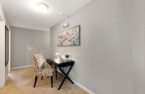 Lux Escape: Private Pool, Game Room & Near Disney - Foto 16