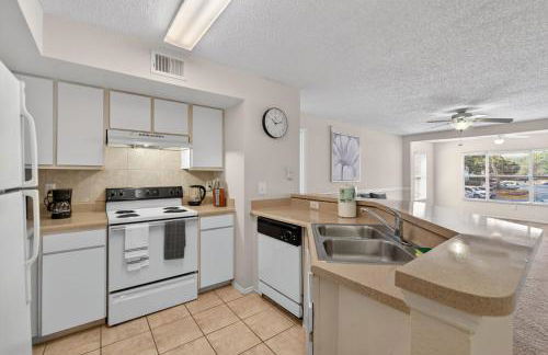 Bright & Comfy 2BR Home Away - Foto 7