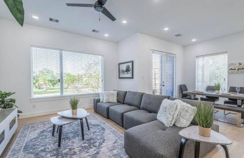 Your home away from home - Photo 16