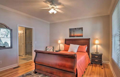 Lakefront Retreat with Game Room and Private Dock! - Foto 16