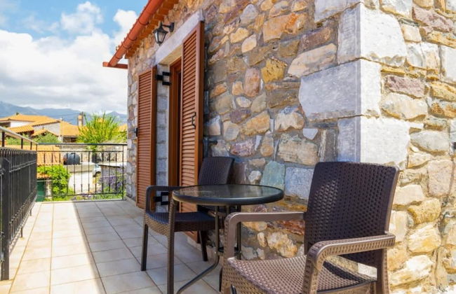 Platsa Seaview Retreat - A Stone-built Escape - Photo 4