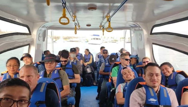 Passeggeri a bordo del motoscafo