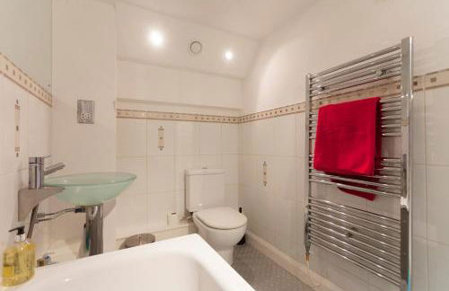 Lace Market Apartments - City Centre - 4 Beds Apartment with 2 Bathrooms and full Kitchen in George Street - close to Victoria Centre Shopping Centre - Parking for Cars & Vans from Five Pounds a Day - Sunday 1pm Check-out - Foto 55