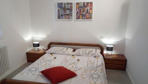 The judas trees - Foto 5