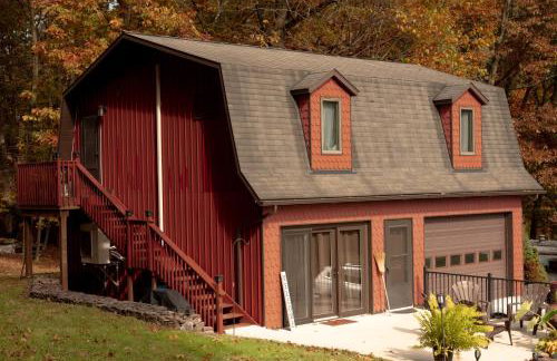 Historic Sears River Home (Main Level) on 10 Acres - Foto 31