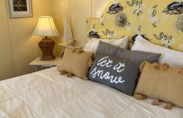 Cozy Wintertime Nantucket Cottage Getaway - Foto 12