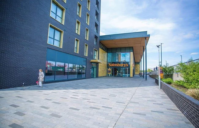 STUNNING 2 BED APARTMENT WITH PARKING - Foto 38