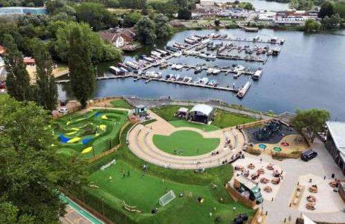 Cosy caravan in Billing Aquadrome - Photo 5