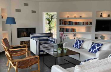 Idyllic 6 bed villa stunning sea view salt pool - Foto 21