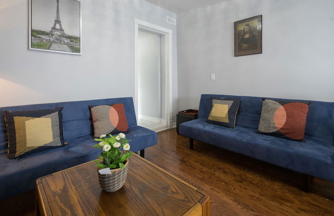 Applewood Suites - 4 BDRM King West - Photo 16